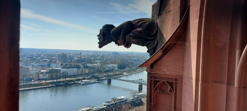 Frankfurt's Domturm, Germany / Kimberly Sullivan