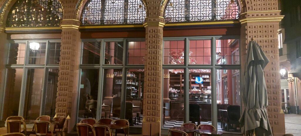 Kaffeehaus Goldene Waage, Frankfurt, Germany/ Kimberly Sullivan