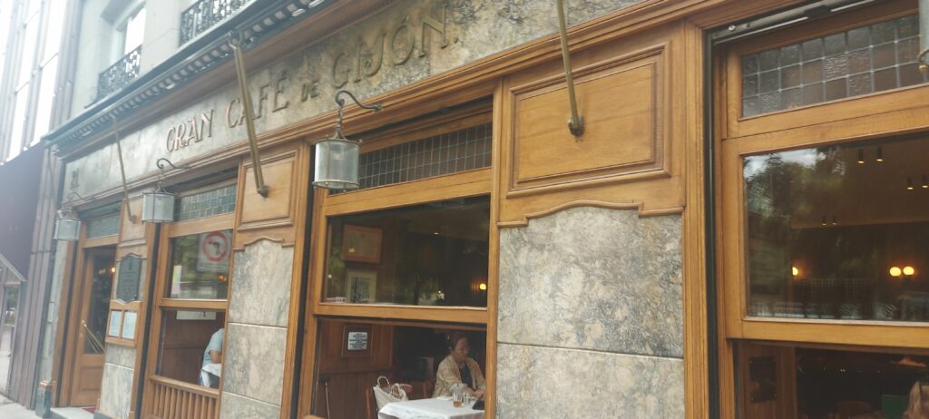 Gran Café de Gijón, Madrid / Kimberly Sullivan